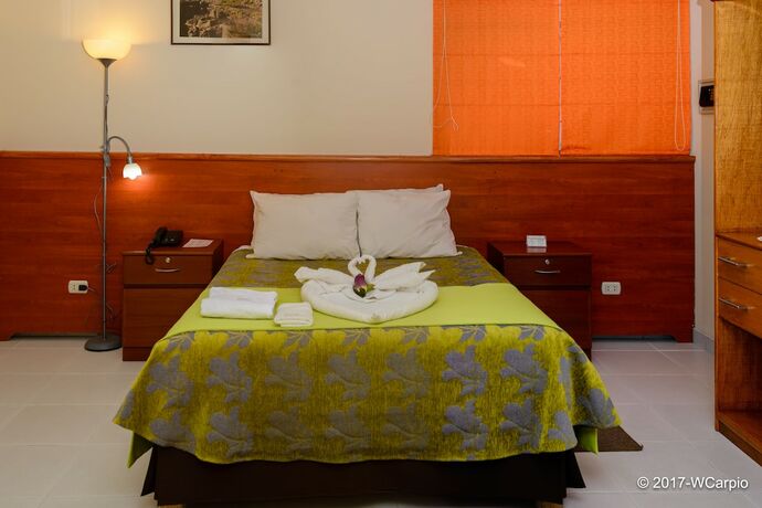 Imagen de la habitación del Hotel El Turista. Foto 20