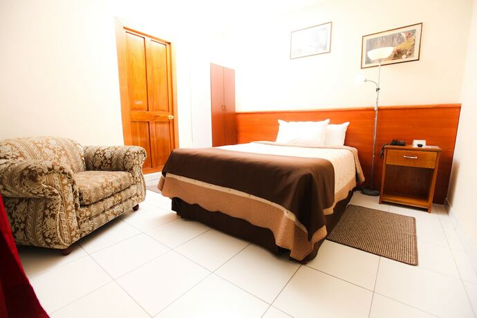 Imagen de la habitación del Hotel El Turista. Foto 21