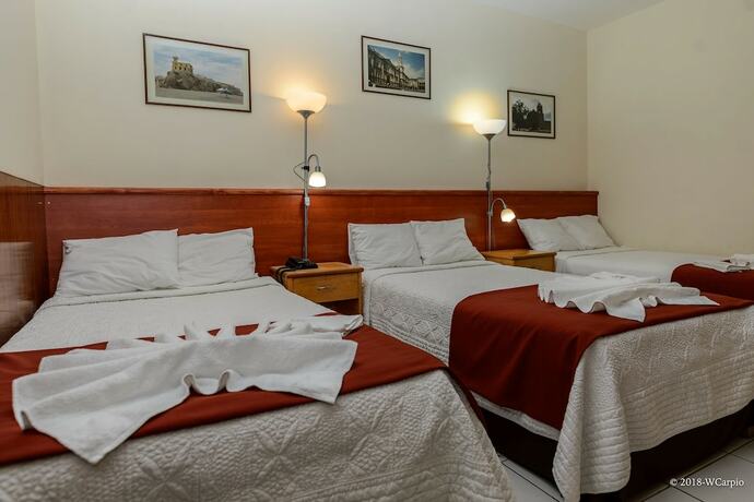 Imagen de la habitación del Hotel El Turista. Foto 22