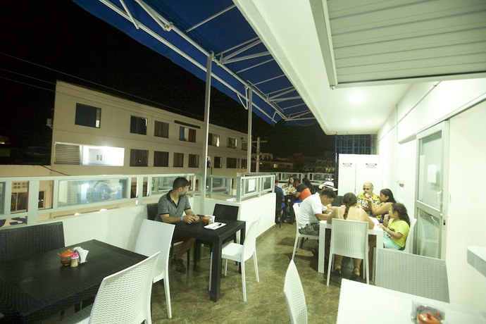 Imagen del bar/restaurante del Hotel El Vecino. Foto 2