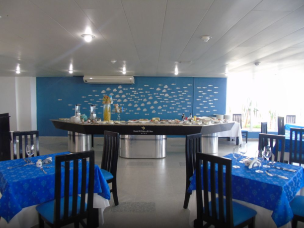 Imagen del bar/restaurante del Hotel El Viejo y el Mar. Foto 5