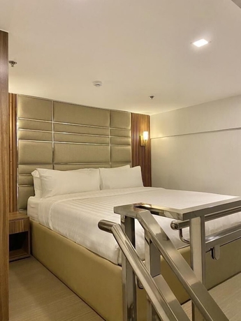 Imagen de la habitación del Hotel El Vistra Angeles. Foto 9