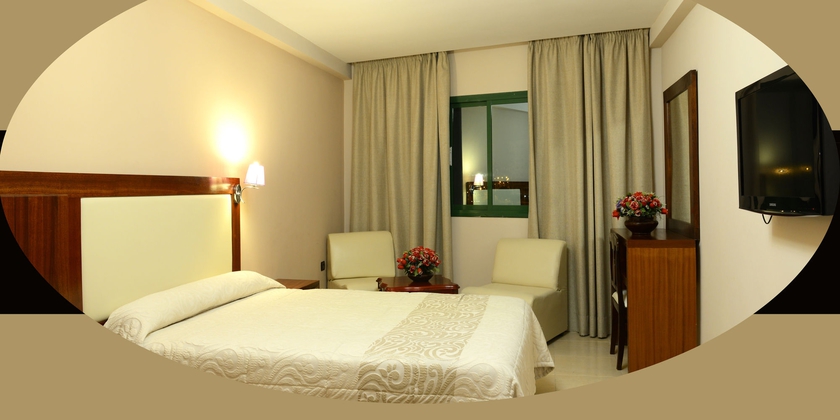 Imagen de la habitación del Hotel El Yacouta. Foto 10