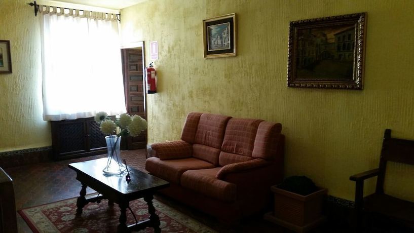 Imagen de los interiores del Hotel El Zorzal. Foto 7