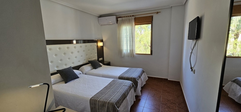Imagen de la habitación del Hotel El jard&iacute;n de las eras. Foto 2
