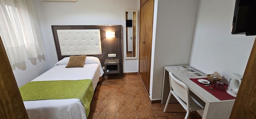 Imagen de la habitación del Hotel El jard&iacute;n de las eras. Foto 4