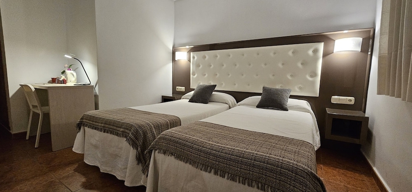 Imagen de la habitación del Hotel El jard&iacute;n de las eras. Foto 6