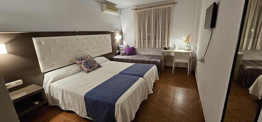 Imagen de la habitación del Hotel El jard&iacute;n de las eras. Foto 7