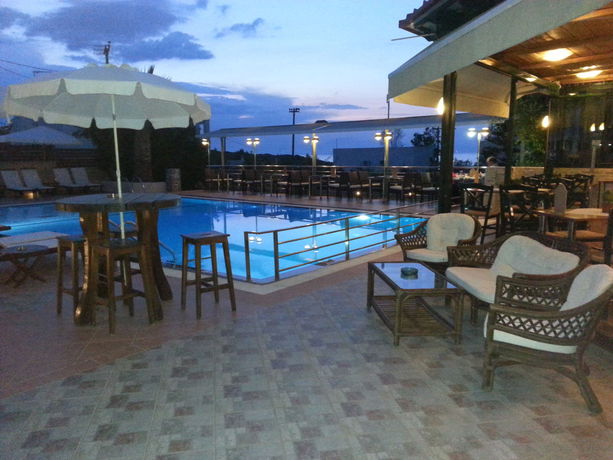 Imagen del bar/restaurante del Hotel Ela Mesa. Foto 5