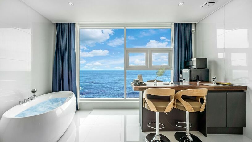 Imagen de la habitación del Hotel Elafonisi. Foto 16