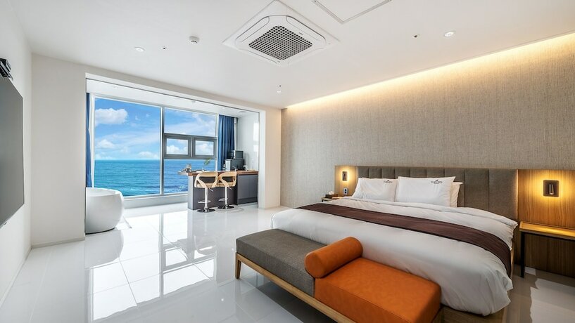 Imagen de la habitación del Hotel Elafonisi. Foto 18