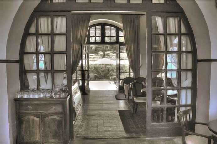 Imagen de los interiores del Hotel Elafos. Foto 13