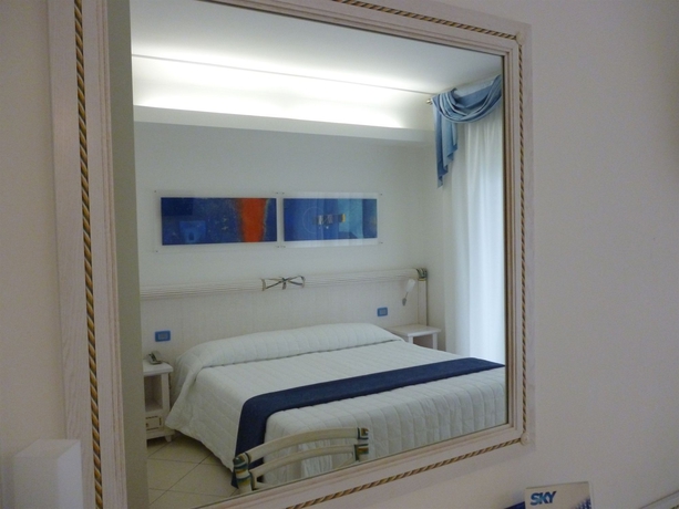 Imagen de la habitación del Hotel Elaia Garden. Foto 3