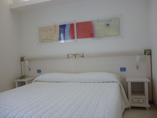 Imagen de la habitación del Hotel Elaia Garden. Foto 8