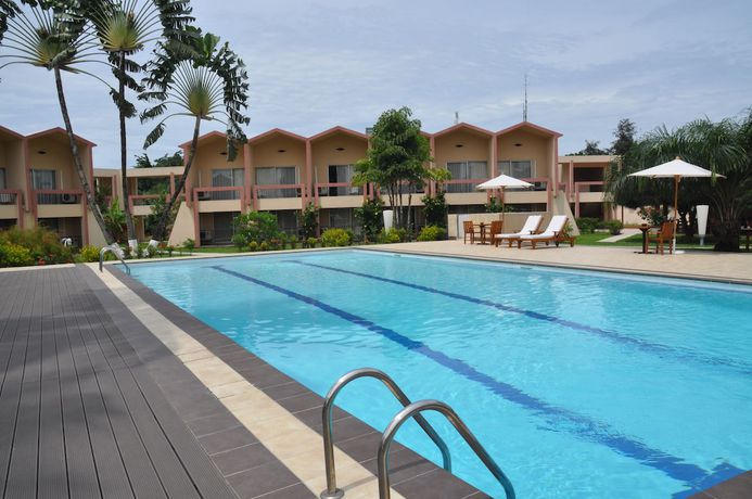 Imagen de la piscina del Hotel Elais. Foto 19