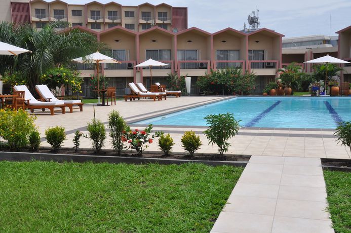 Imagen de la piscina del Hotel Elais. Foto 20