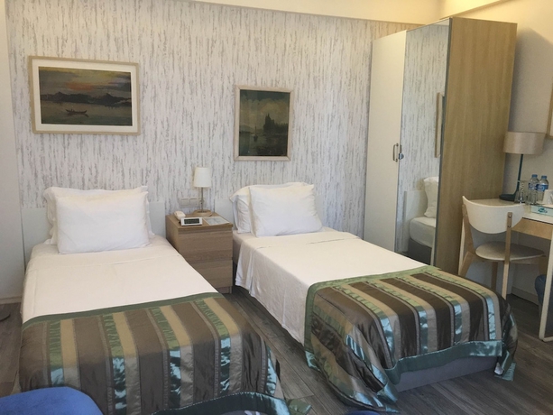 Imagen de la habitación del Hotel Elanaz. Foto 4