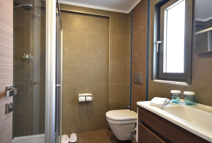 Imagen de la habitación del Hotel Elanaz. Foto 8