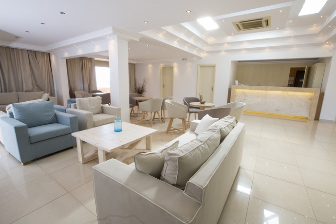 Imagen de los interiores del Hotel Elani Bay Resort. Foto 19