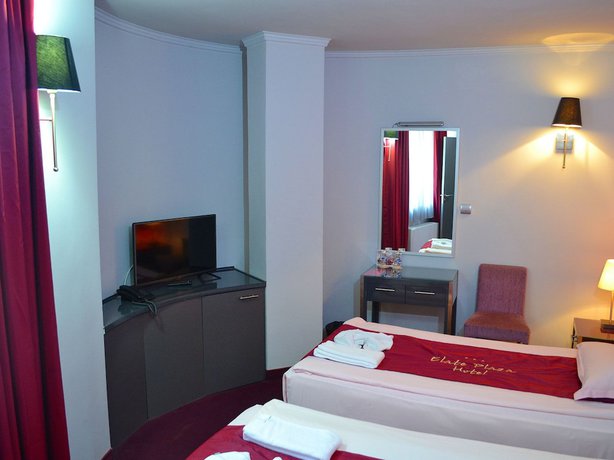 Imagen de la habitación del Hotel Elate Plaza Business. Foto 9