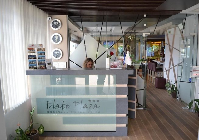 Imagen de los interiores del Hotel Elate Plaza Business. Foto 19