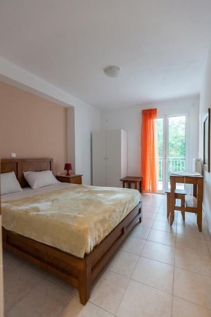 Imagen de la habitación del Hotel Elatos. Foto 7