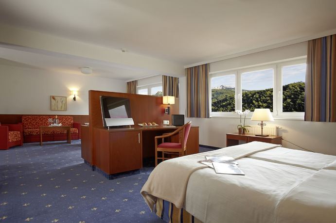 Imagen de la habitación del Hotel Elaya Steinplatte. Foto 23