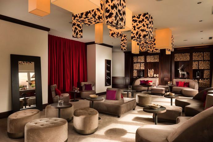 Imagen del bar/restaurante del Hotel Elaya Steinplatte. Foto 17
