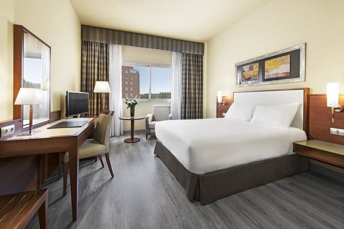 Imagen de la habitación del Hotel Elba Almería Business and Convention. Foto 11