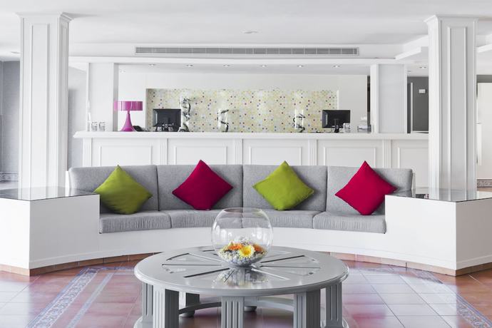 Imagen de los interiores del Hotel Elba Castillo San Jorge & Antigua Suite Hotel. Foto 20