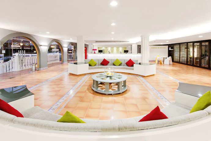 Imagen del bar/restaurante del Hotel Elba Castillo San Jorge & Antigua Suite Hotel. Foto 3