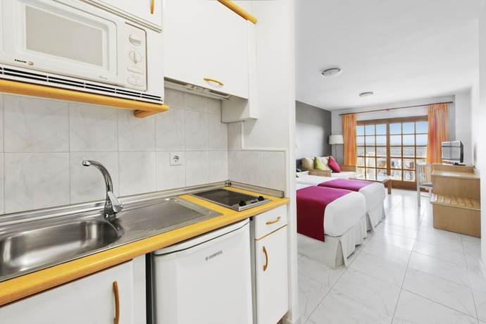 Imagen de la habitación del Hotel Elba Castillo San Jorge & Antigua Suite Hotel. Foto 16