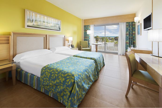 Imagen de la habitación del Hotel Elba Costa Ballena Beach and Thalasso Resort. Foto 2