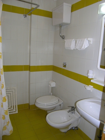 Imagen de la habitación del Hotel Elba. Foto 9