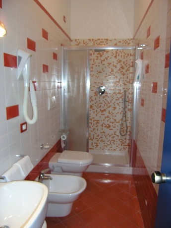 Imagen de la habitación del Hotel Elba. Foto 10