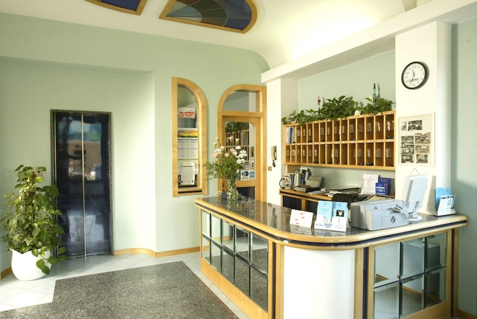 Imagen de los interiores del Hotel Elba. Foto 19