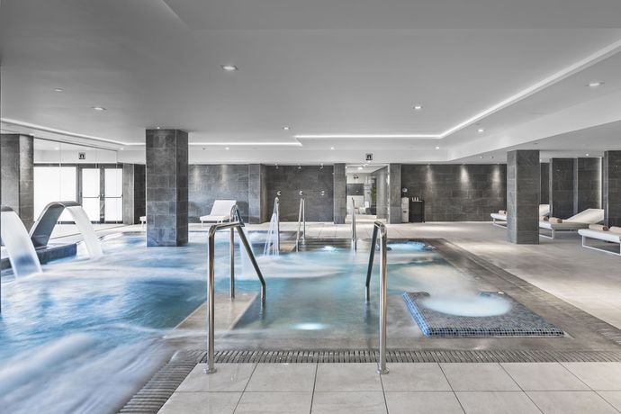 Imagen de la piscina del Hotel Elba Lanzarote Premium Suites. Foto 20