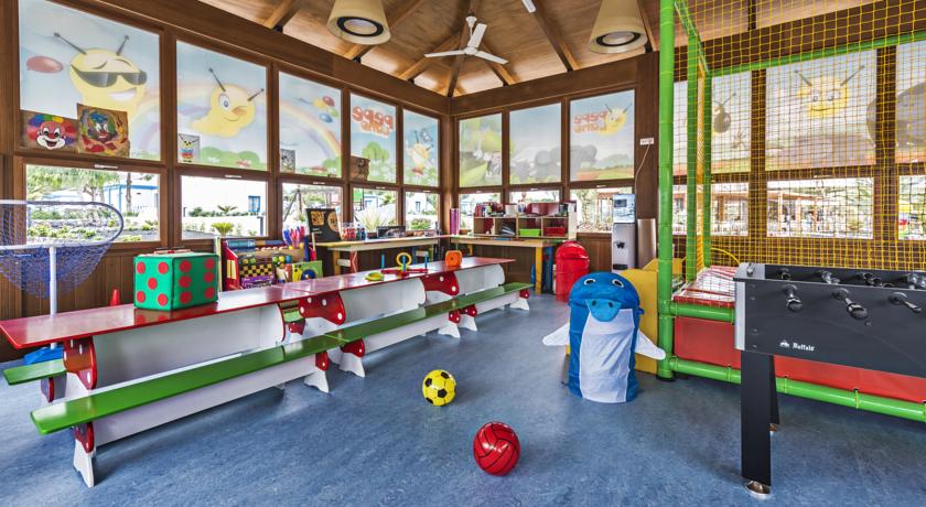 Imagen de los interiores del Hotel Elba Lanzarote Royal Village Resort. Foto 10