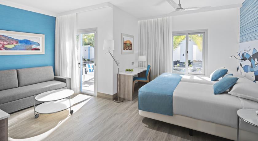Imagen de la habitación del Hotel Elba Lanzarote Royal Village Resort. Foto 8