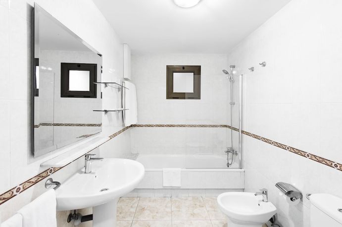 Imagen de la habitación del Hotel Elba Lucía Sport and Suite. Foto 10