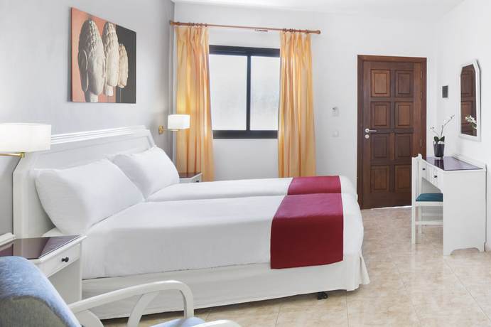 Imagen de la habitación del Hotel Elba Lucía Sport and Suite. Foto 13