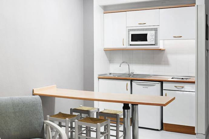 Imagen de la habitación del Hotel Elba Lucía Sport and Suite. Foto 14