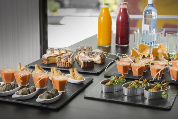 Imagen del bar/restaurante del Hotel Elba Madrid Alcalá. Foto 2