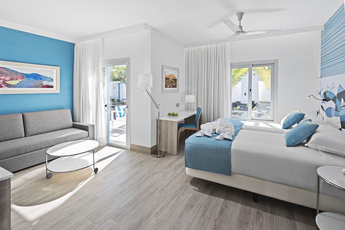 Imagen de la habitación del Hotel Elba Premium Suites. Foto 2