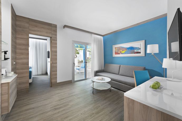 Imagen de la habitación del Hotel Elba Premium Suites. Foto 12