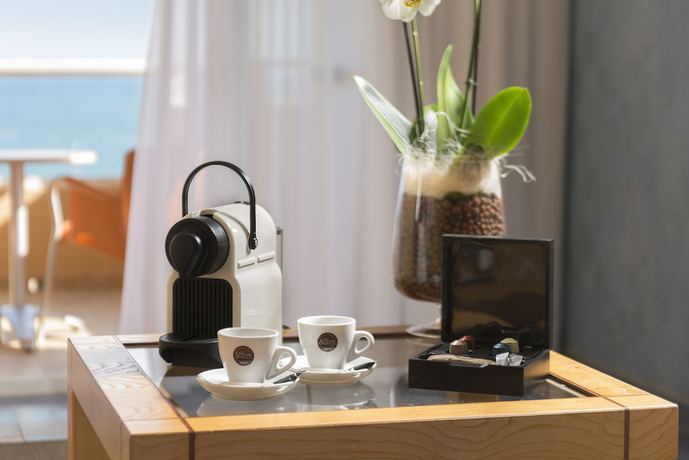 Imagen de la habitación del Hotel Elba Sara Beach and Golf Resort. Foto 3