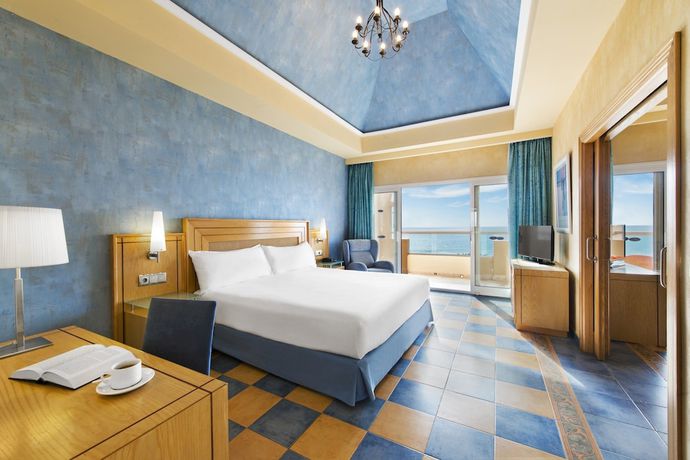 Imagen de la habitación del Hotel Elba Sara Beach and Golf Resort. Foto 13