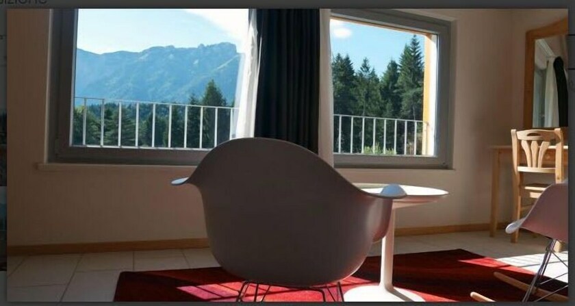 Imagen de la habitación del Hotel Elbele Garn&igrave;. Foto 2