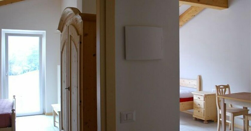 Imagen de la habitación del Hotel Elbele Garn&igrave;. Foto 3
