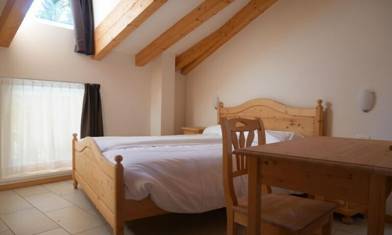 Imagen de la habitación del Hotel Elbele Garn&igrave;. Foto 11
